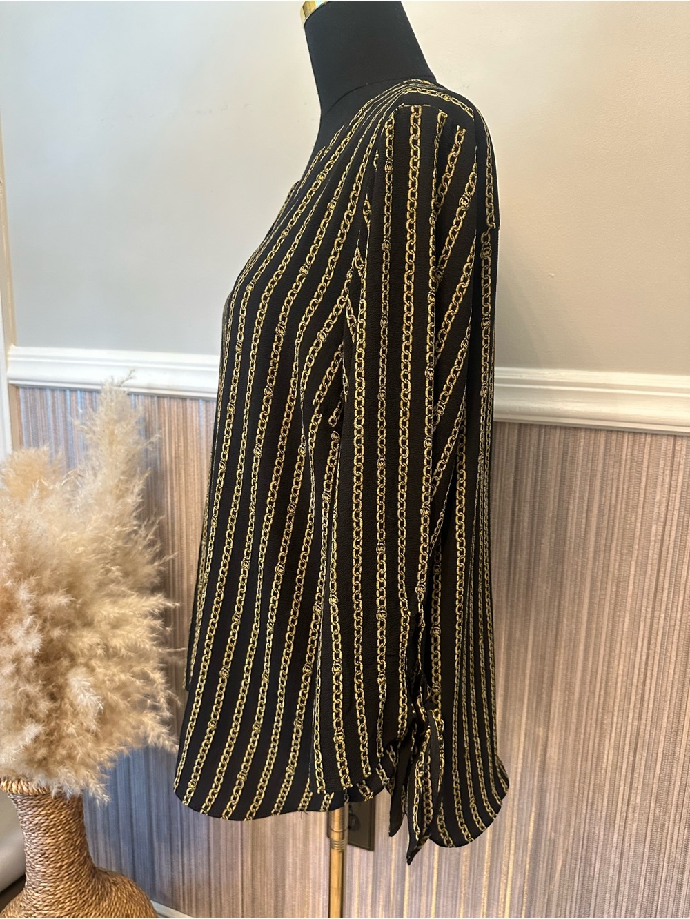 NWT Michael Kors Chain Print Blouse Large Black Gold 3/4 Sleeve Split Neck Top - Picture 4 of 9